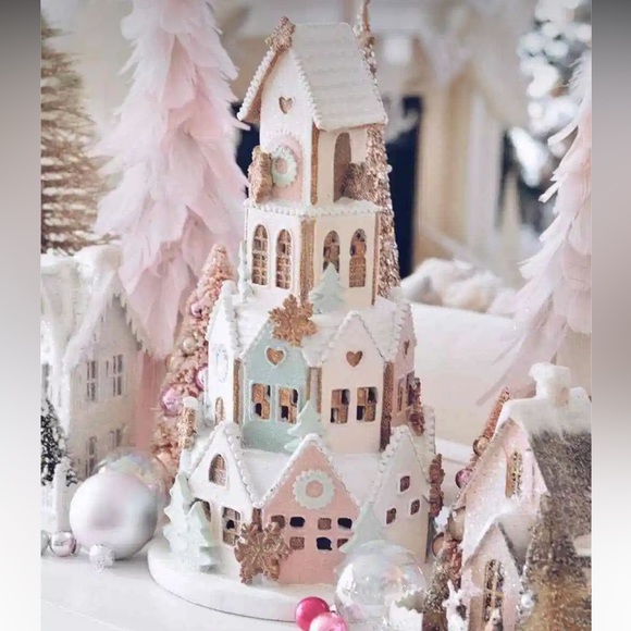 Large pasten tiered gingerbread light up !